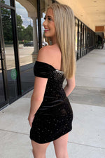 Load image into Gallery viewer, Black Off the Shoulder Beads Homecoming Dress with Slit
