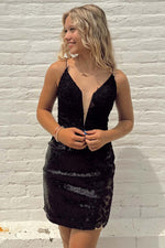 Load image into Gallery viewer, Sequin Tight Homecoming Dress with Appliques
