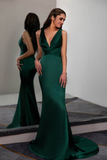 Load image into Gallery viewer, Fitted Dark Green Prom Dress
