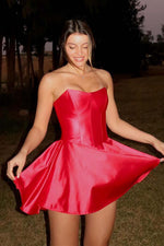 Load image into Gallery viewer, Red Corset Bodice Strapless Homecoming Dress
